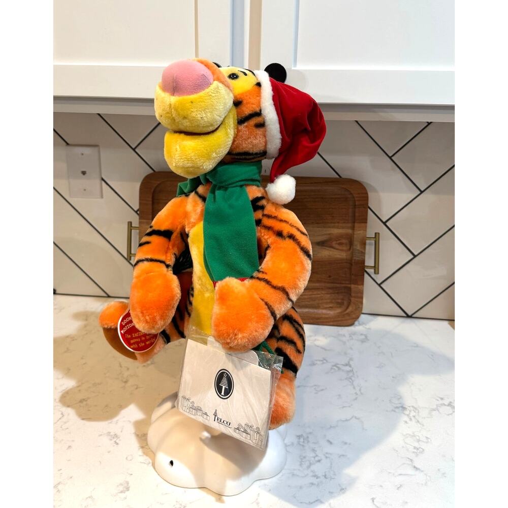 vintage Telco Disney Winnie the Pooh Talking Bouncing Animated Christmas Tigger